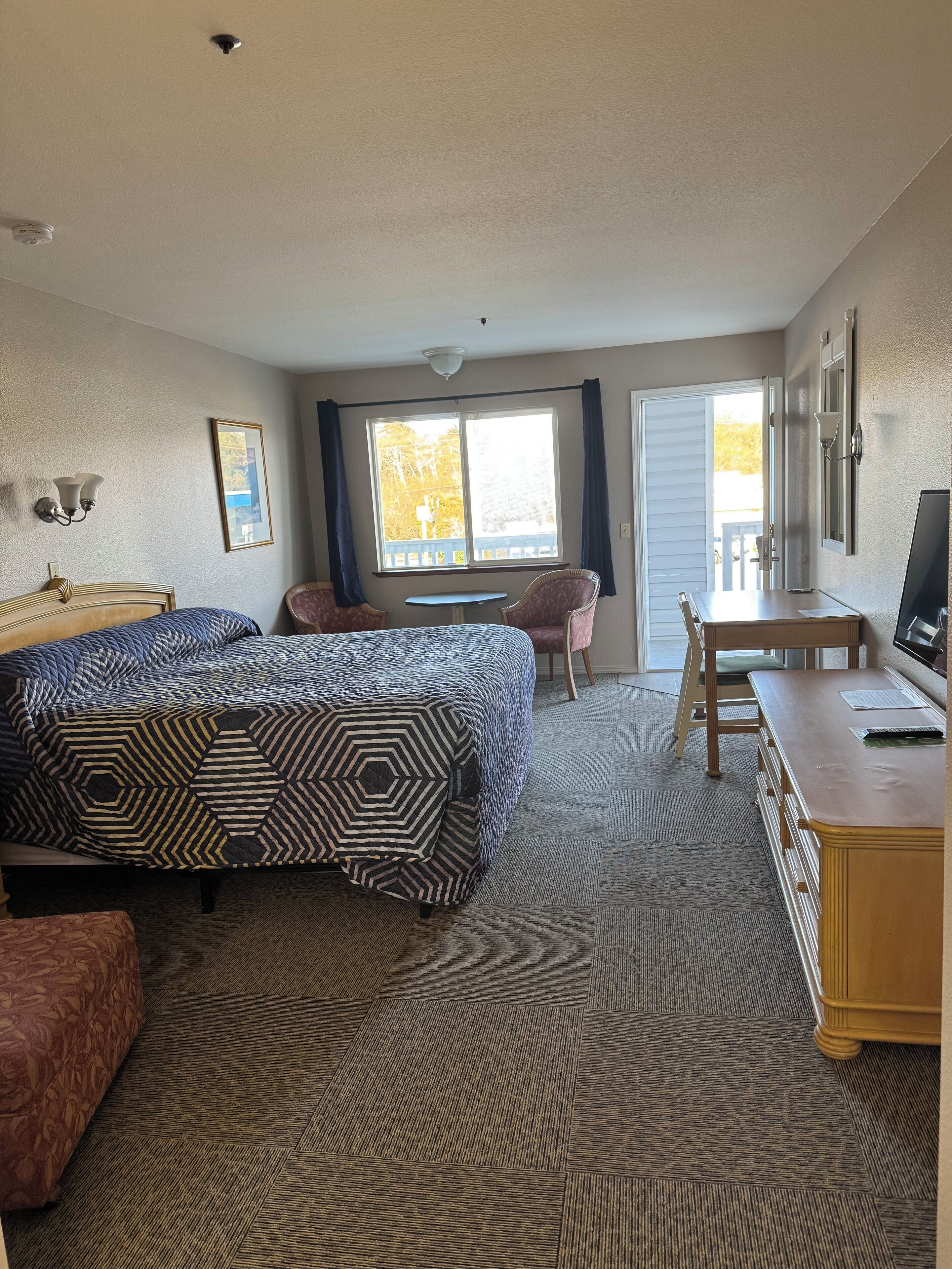 Standard-Einzelzimmer, 1 King-Bett | Schreibtisch, Bügeleisen/Bügelbrett, kostenloses WLAN, Bettwäsche