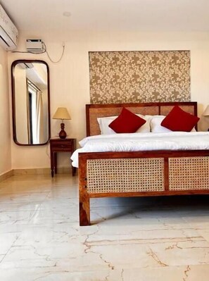 3 bedrooms, iron/ironing board, WiFi, bed sheets - Bungalow No. 24
(Assagao)