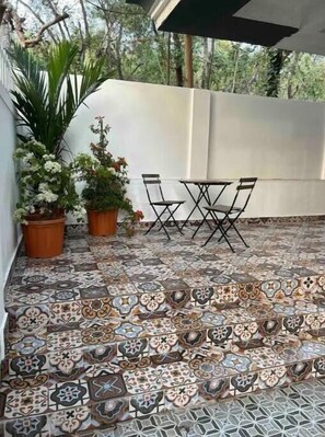 Outdoor dining - Bungalow No. 24
(Assagao)