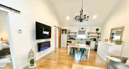 The Ranch@Fredericksburg - Magnolia Cottage - 1BD/1BA