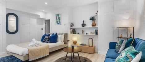 1 habitación, tabla de planchar con plancha, wifi gratis y ropa de cama