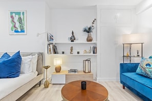 Smart TV, books