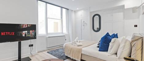 1 habitación, tabla de planchar con plancha, wifi gratis y ropa de cama