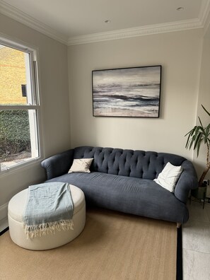Smart TV - Newly renovated spacious maisonette with landscaped garden (London)