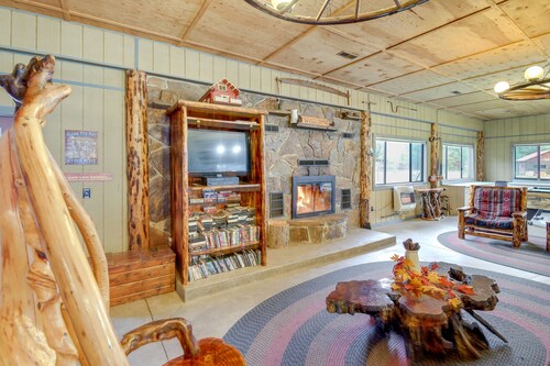Quaint DeBorgia Retreat: Black Diamond Guest Ranch