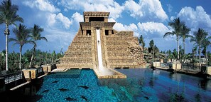 Outdoor pool - Harborside Resort at Atlantis, One Bedroom Deluxe Villa, 4 Atlantis wristbands! (Paradise Island)