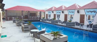 Farmhouse and Partylawn 