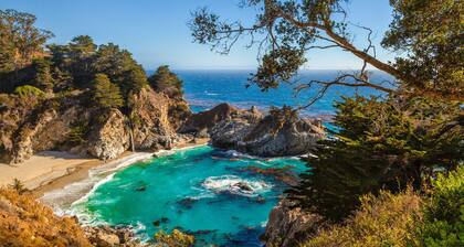 Perfect Private Seaside Beach Getaway w/ Bay Views!