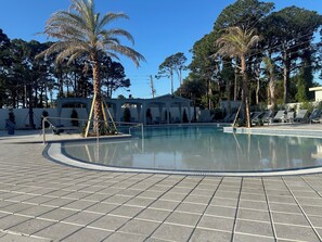 Piscine extérieure, piscine chauffée