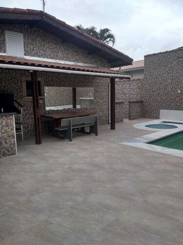 Casa Perto do Mar, Sala de Jogos e Piscina