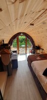 GLAMPING POD 7 | 1 dormitorio, escritorio, espacio para trabajar con un portátil