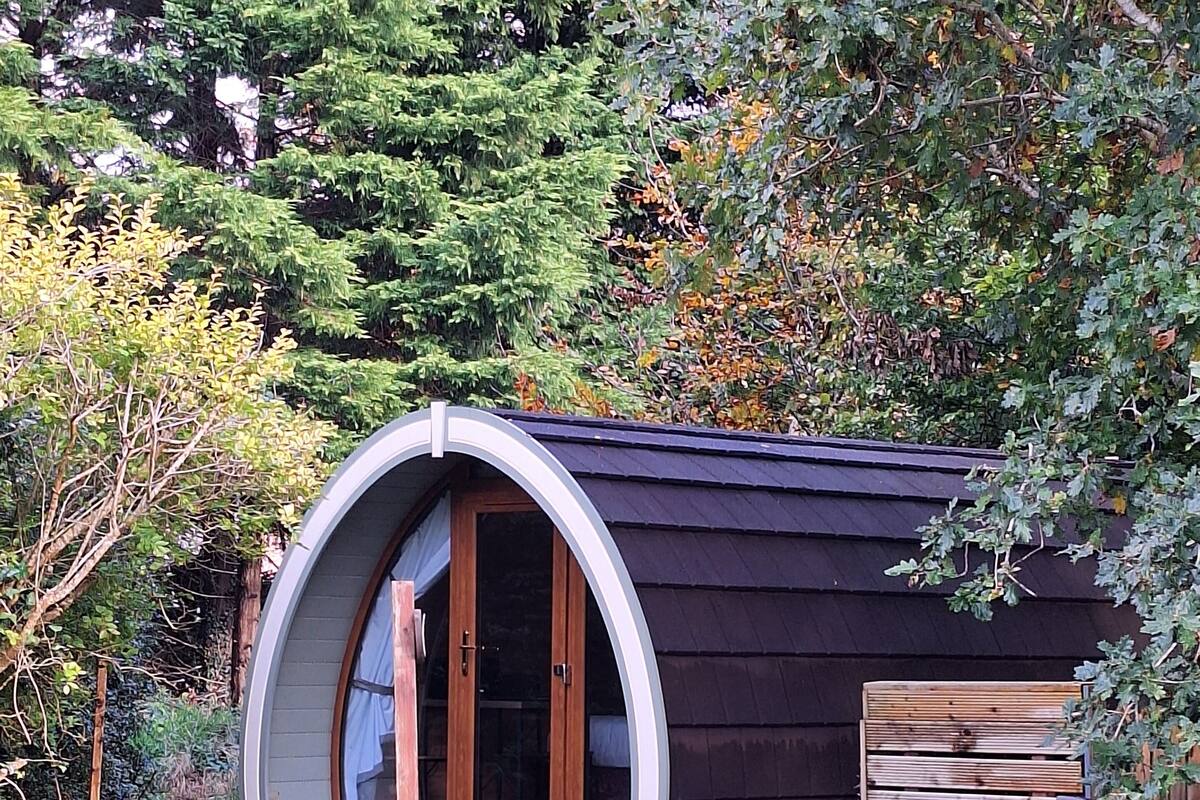 GLAMPING POD 1 | 1 間臥室、書桌、筆電工作空間、熨斗/熨衣板