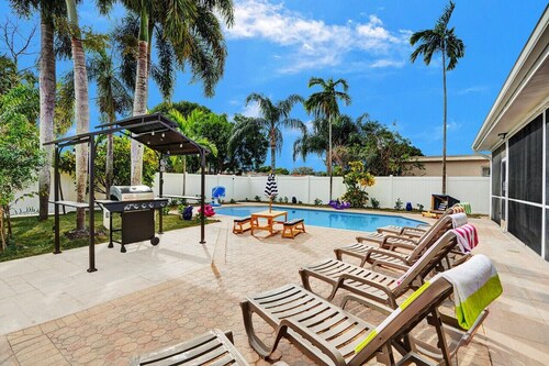 Sensational 5BR Villa Heated Pool near Hard Rock