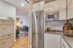 Fridge, microwave, oven, dishwasher