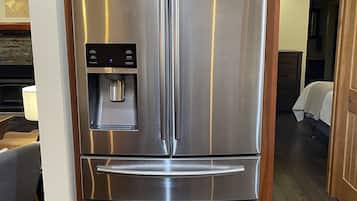 3 chambres, bureau, Wi-Fi, draps fournis