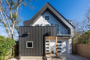 Exterior detail - Modern Home in East Austin! Close to downtown & all Austin has to offer!

 (Austin)