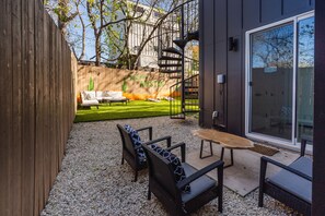 Terrace/patio - Modern Home in East Austin! Close to downtown & all Austin has to offer!

 (Austin)