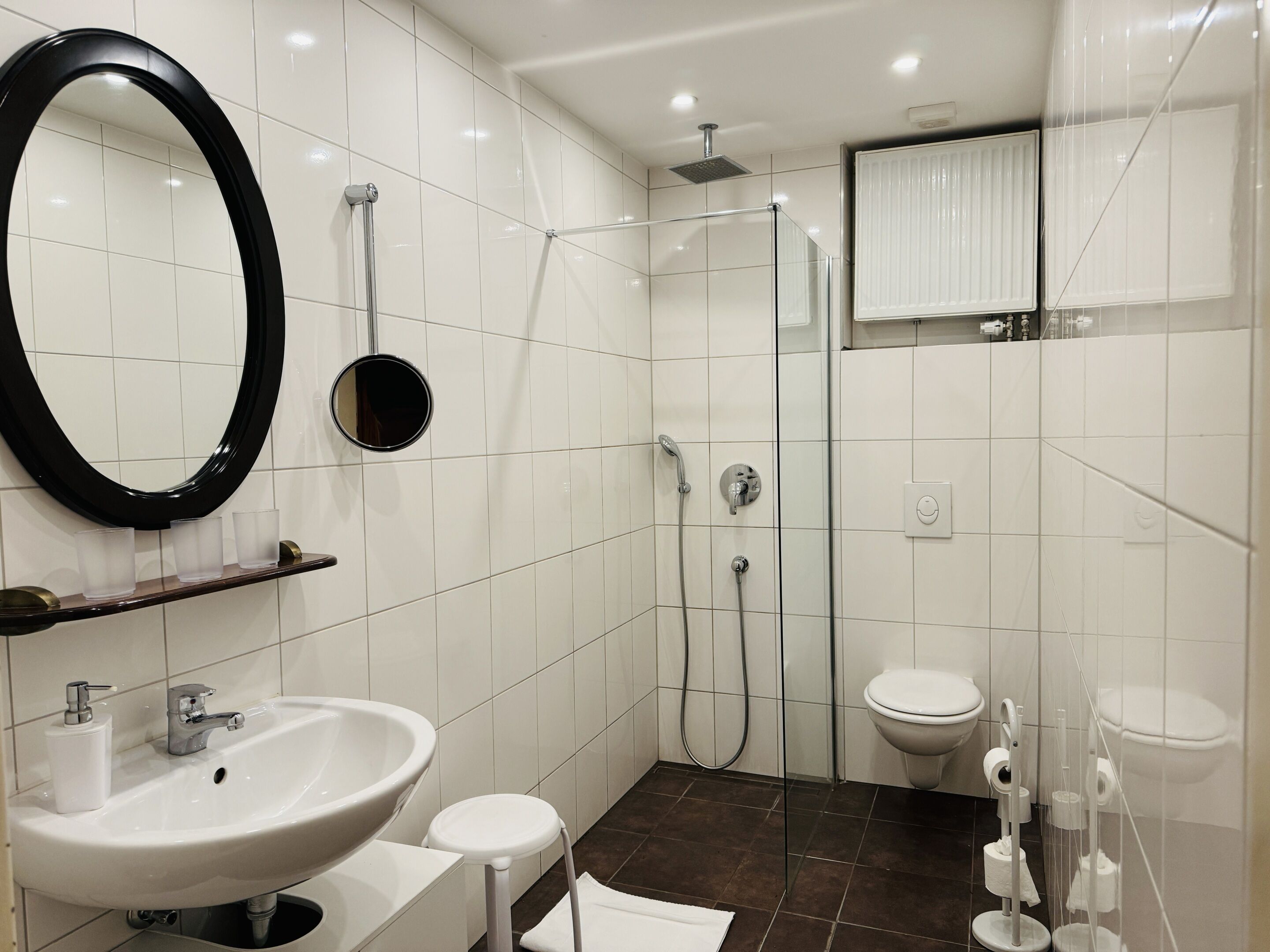Classic Triple Room, Private Bathroom | Bathroom