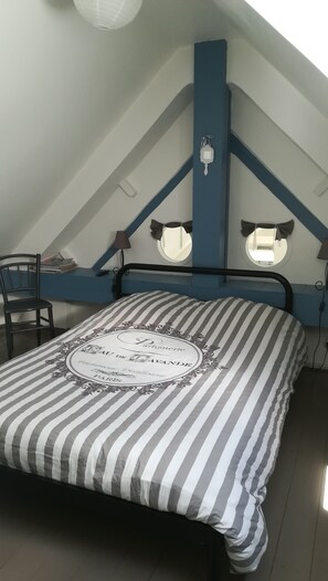 7 habitaciones, tabla de planchar con plancha y wifi gratis 