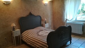 7 habitaciones, tabla de planchar con plancha y wifi gratis 