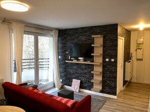 TV - Flat in Choisy le Roi, 6 min From Paris (Choisy-le-Roi)