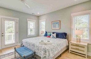 3 slaapkamers, een strijkplank/strijkijzer, wifi, beddengoed