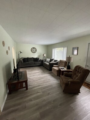 Smart TV, DVD player, books