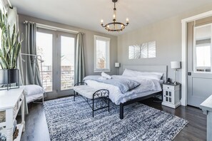 House, Multiple Beds, Hot Tub | 3 bedrooms, individually decorated, individually furnished, free WiFi - Old Hickory Rooftop Oasis (Old Hickory)