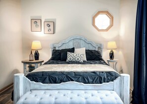 House, Multiple Beds, Patio, Garden View (Huemann’s Haven) | 3 bedrooms, individually decorated, individually furnished, free WiFi