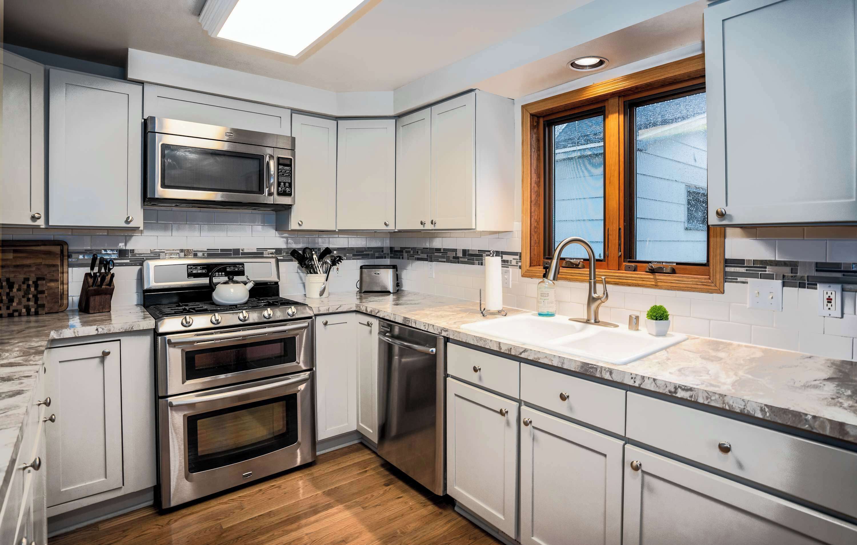 獨棟房屋, 多張床, 庭院, 花園景觀 (Huemann’s Haven) | 私人廚房 | 電冰箱、微波爐、烤箱、爐台