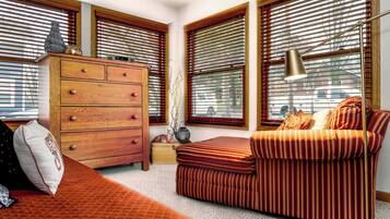 House, Multiple Beds, Patio, Garden View (Huemann’s Haven) | 3 bedrooms, individually decorated, individually furnished, free WiFi