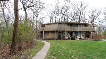 المنشأة من الخارج