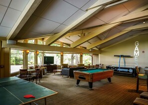 Game room - The Lakepod at Abbey Springs 2 BDR 5 Min to Lake (Fontana)