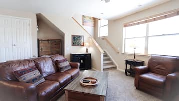 Condo, Multiple Beds, Hot Tub, Mountain View | Living area | TV, fireplace