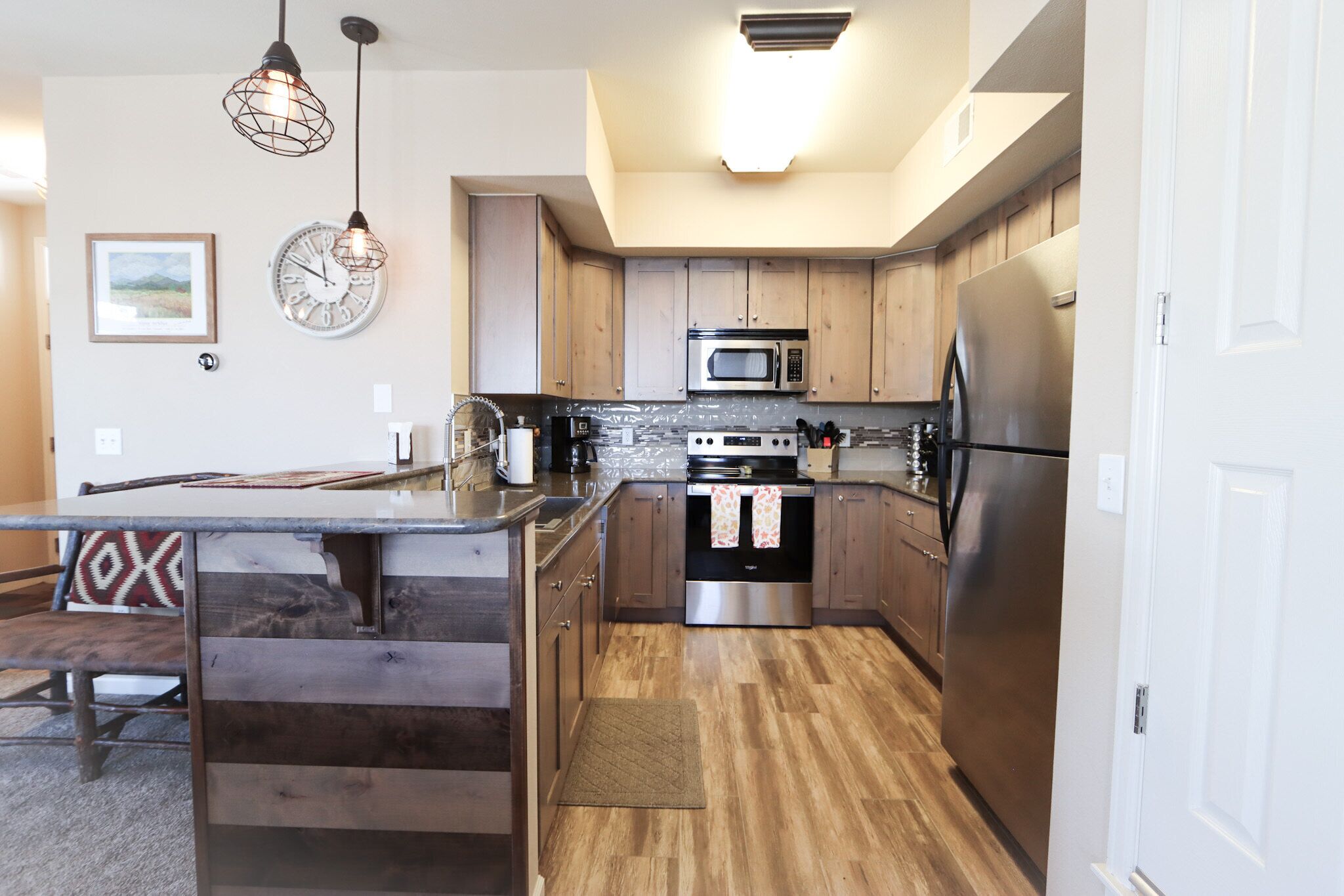 Condo, Multiple Beds, Hot Tub, Mountain View | Private kitchen | Fridge, microwave, oven, stovetop