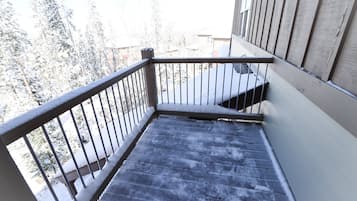 Condo, Multiple Beds, Hot Tub, Mountain View | Balcony