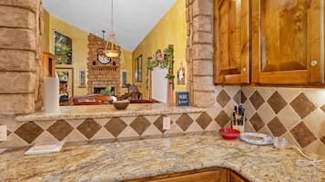 Cabin, Multiple Beds, Patio, Garden View (Tuscany at Shaver) | In-room dining