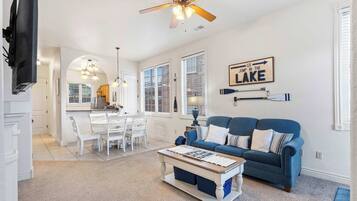 Condo, Multiple Beds, Balcony, Mountain View (Cliffside Lake Retreat ) | Living area | 42-inch flat-screen TV with digital channels, fireplace