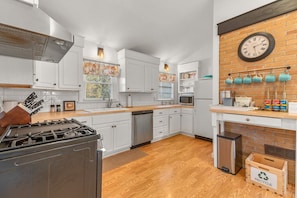 House, Multiple Beds, Lanai | Private kitchen - Cappawack Cottage (Mashpee)