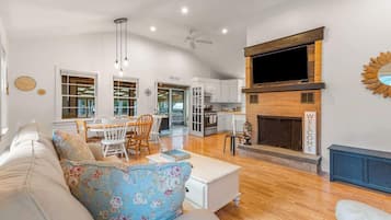 House, Multiple Beds, Patio, Garden View (Cappawack Cottage) | Living area