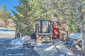 Property grounds - Eagle on Skis Cozy 3 BDR Home Walk to Ski Lifts (Breckenridge)