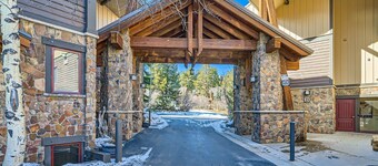 Eagle on Skis Cozy 3 BDR Home Walk to Ski Lifts