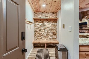 Interior - Eagle on Skis Cozy 3 BDR Home Walk to Ski Lifts (Breckenridge)