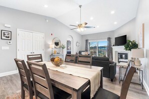 Lejlighed - flere senge - terrasse - bjergudsigt (Great Escape Duo) | Spiseområde