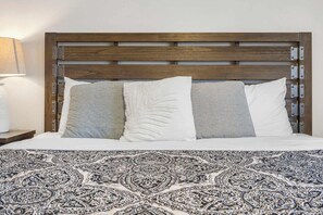 Appartement, Meerdere bedden, terras, uitzicht op bergen (Great Escape Duo) | 4 slaapkamers, individueel gedecoreerd, individueel gemeubileerd