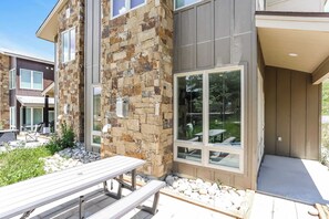 Outdoor dining - Granby Colorful Adventures Breathtaking Views! (Granby)