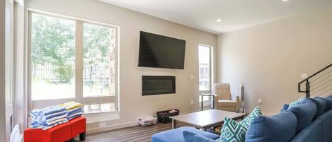 Maison mitoyenne, plusieurs lits, patio, vue montagne (Granby Colorful Adventures) | Coin séjour