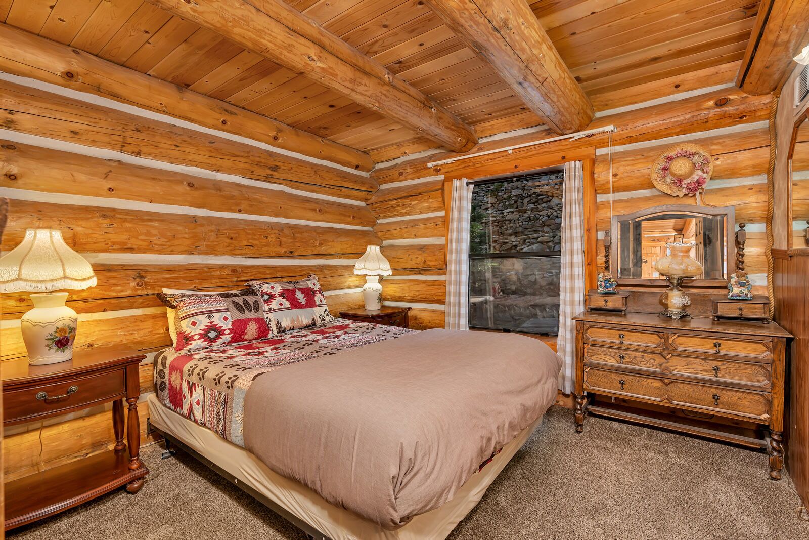Cabin, Multiple Beds, Patio, Mountain View (The Log Home) | 3 bedrooms, individually decorated, individually furnished, free WiFi