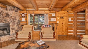 Cabin, Multiple Beds, Fireplace, Mountain View | Interior