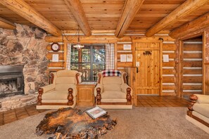 Interior - The Log Home Quintessential Log Cabin in Ynp! (Yosemite National Park)
